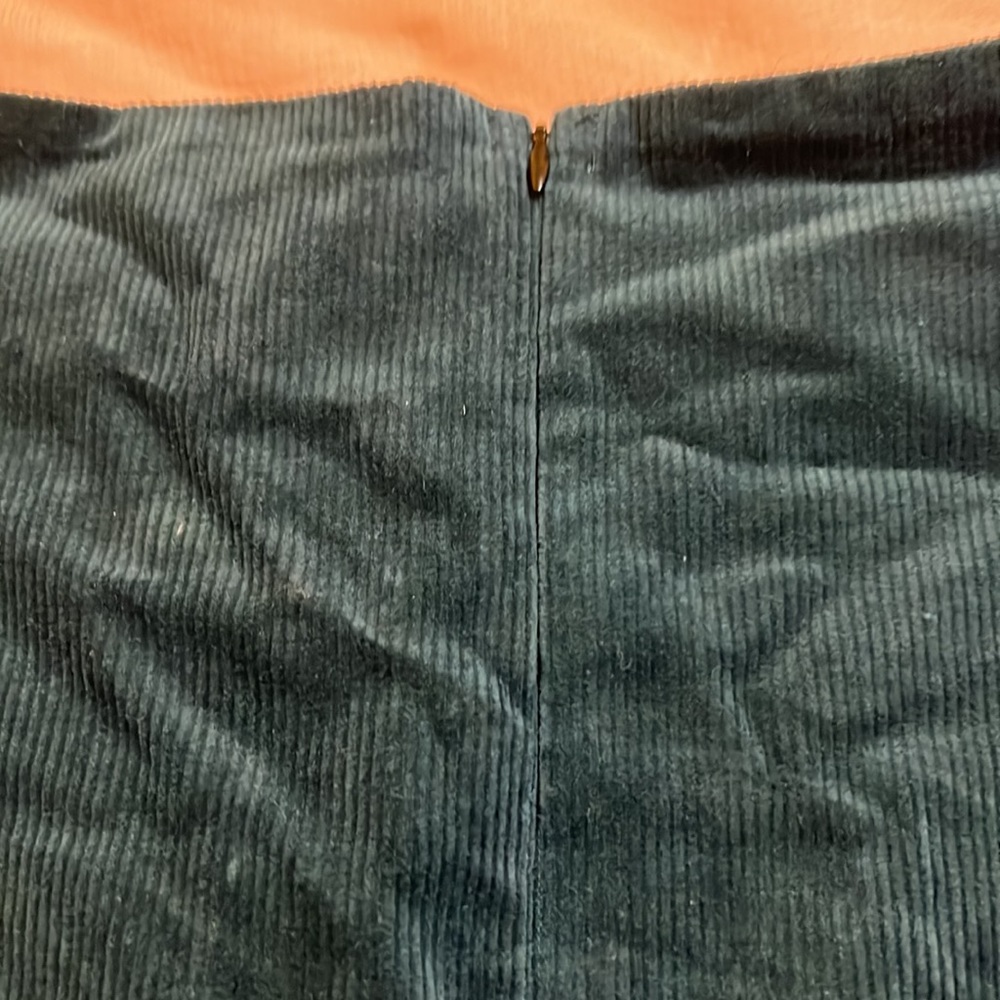 Green Embroidered Mini Skirt - Picture 4 of 4